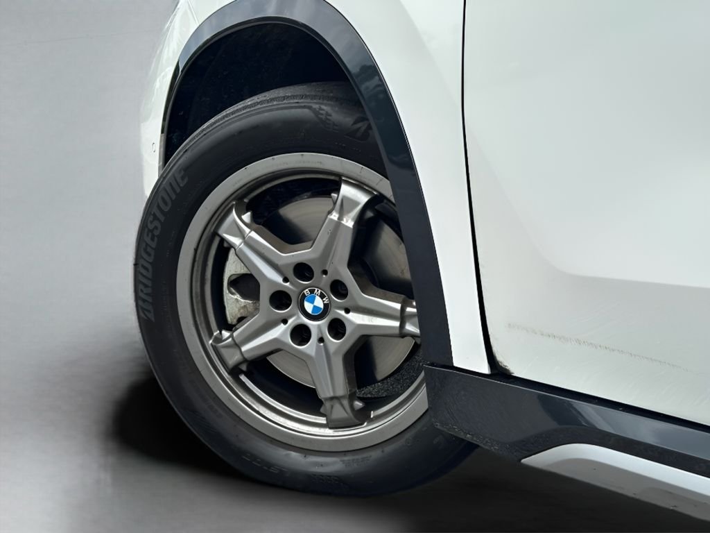 Certified Used 2023 White BMW xDrive28i image 9