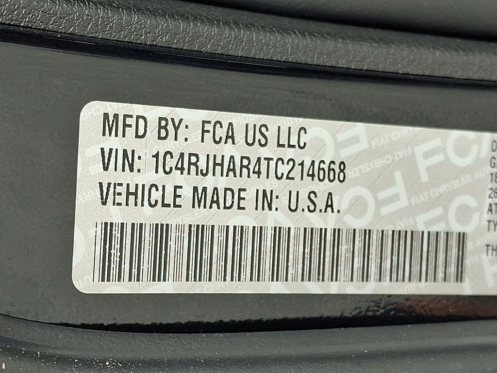 New 2026 Diamond Black Crystal Pearlcoat Jeep Altitude image 19