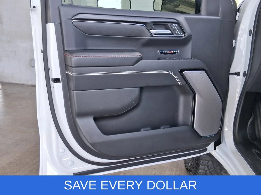 Used 2025 White GMC AT4X image 20