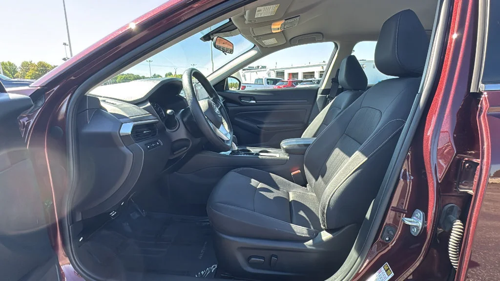 Used 2025 Red Nissan SV image 6