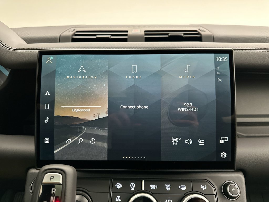 New 2026 Borasco Grey Metallic Land Rover X-Dynamic SE image 14