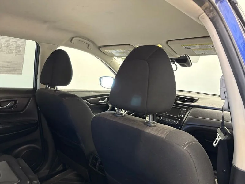 Used 2019 Blue Nissan S image 11