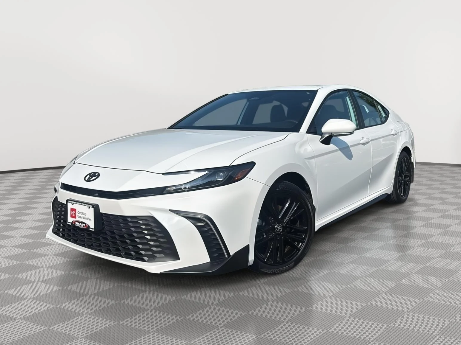 Certified Used 2025 Ice Cap Toyota SE image 1