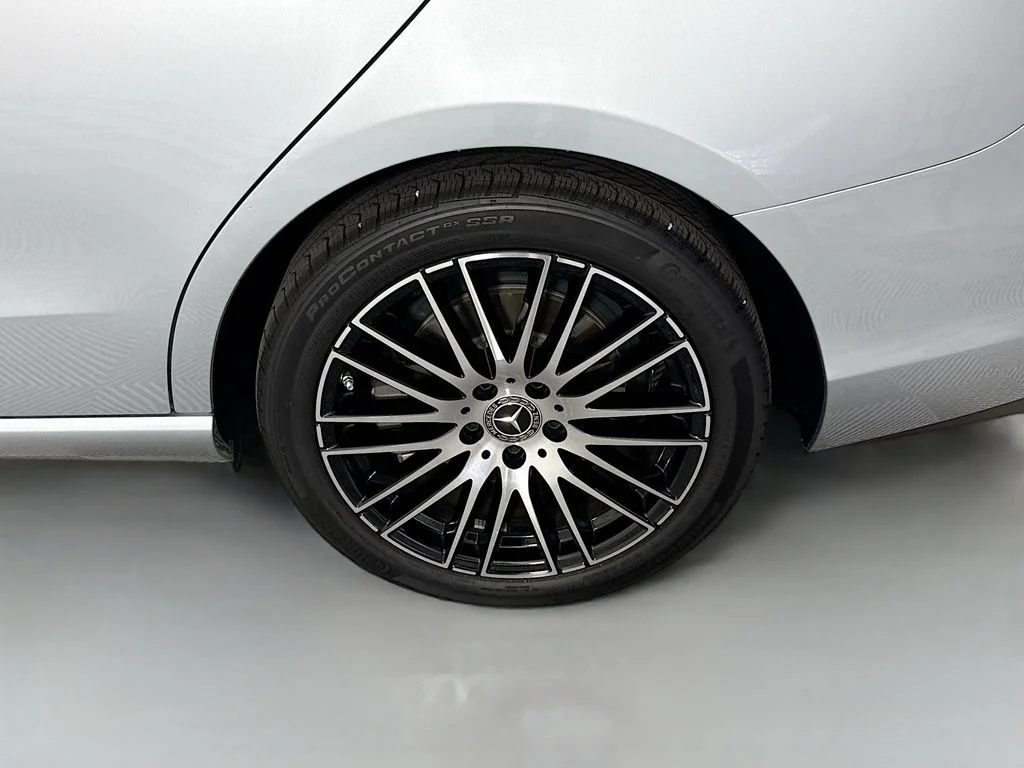 Used 2025  Mercedes-Benz C 300 image 30