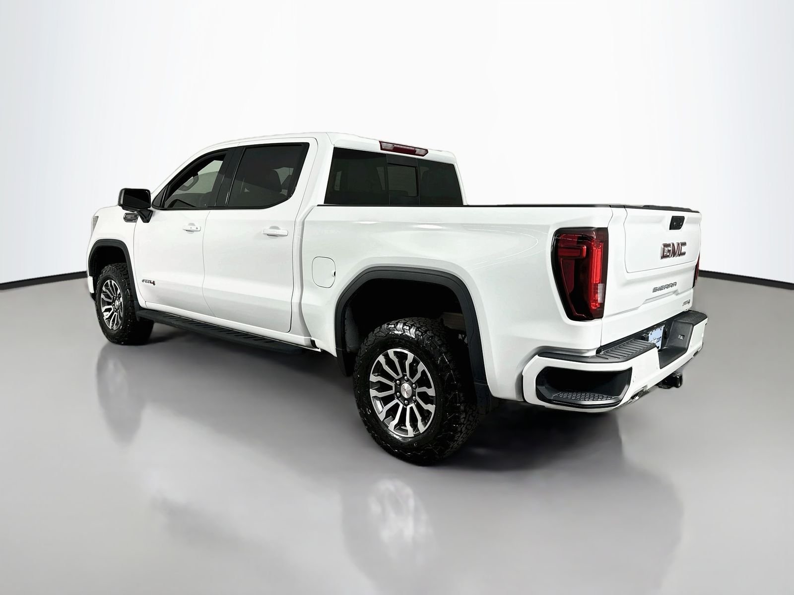 Used 2022 Summit White GMC AT4 image 5