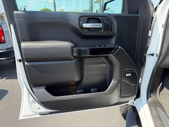 Used 2020 SUMMIT WHITE Chevrolet RST image 16