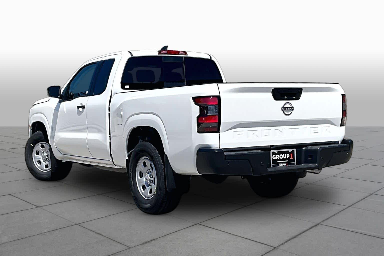 New 2026 Glacier White Nissan S image 7