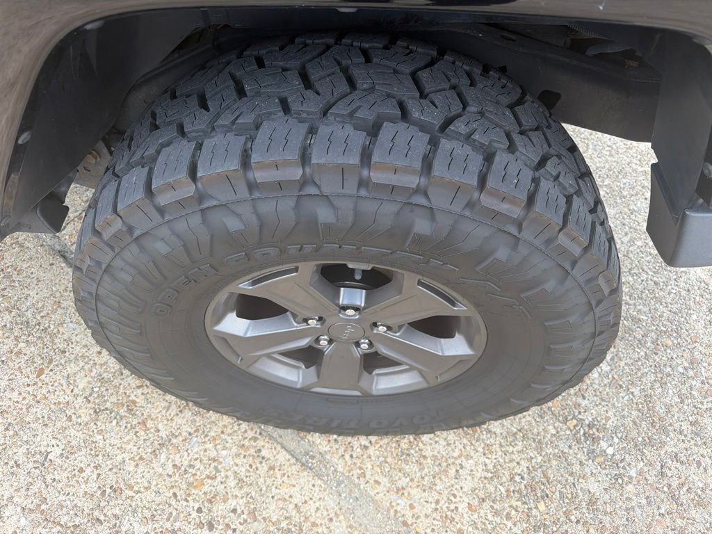 Used 2017 Black Jeep Unlimited Rubicon Recon image 7
