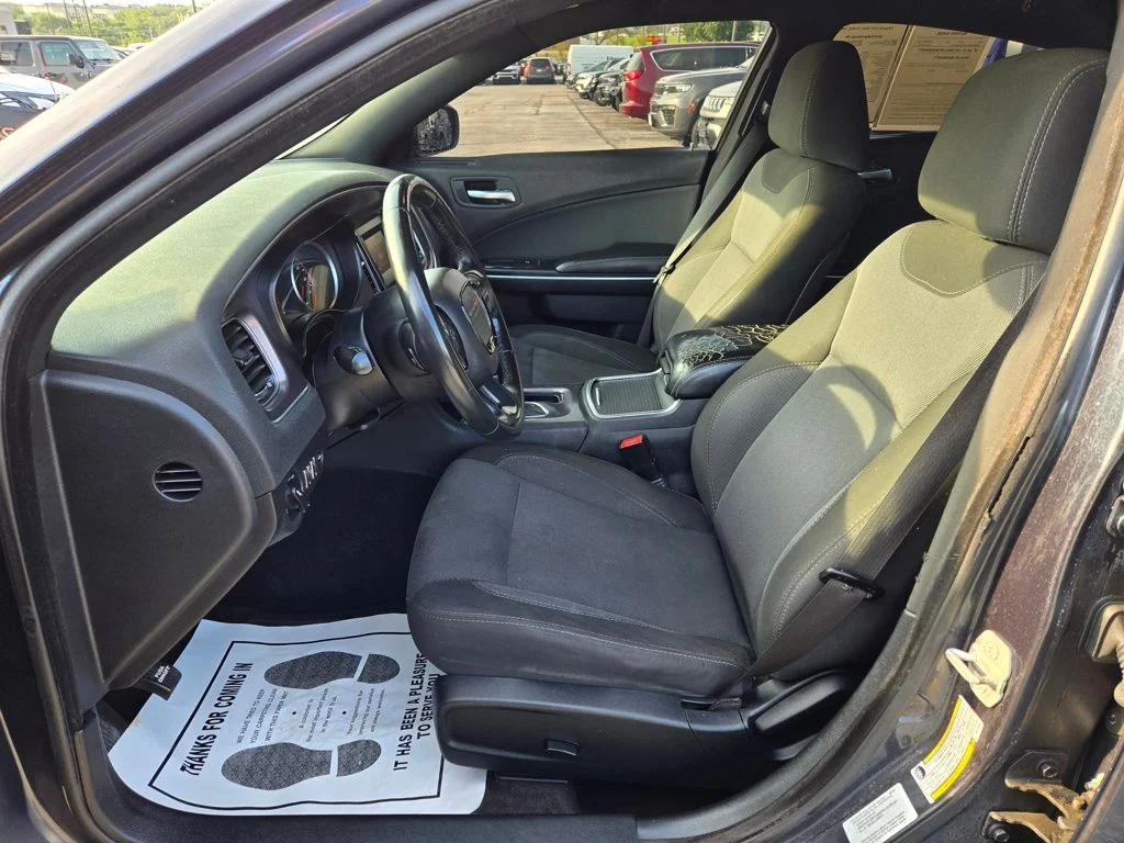 Used 2016 Gray Dodge SE image 14