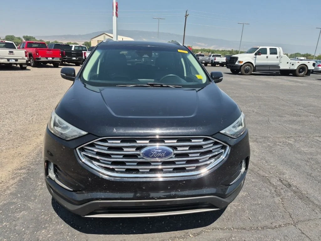 Used 2020 Black Ford SEL image 2