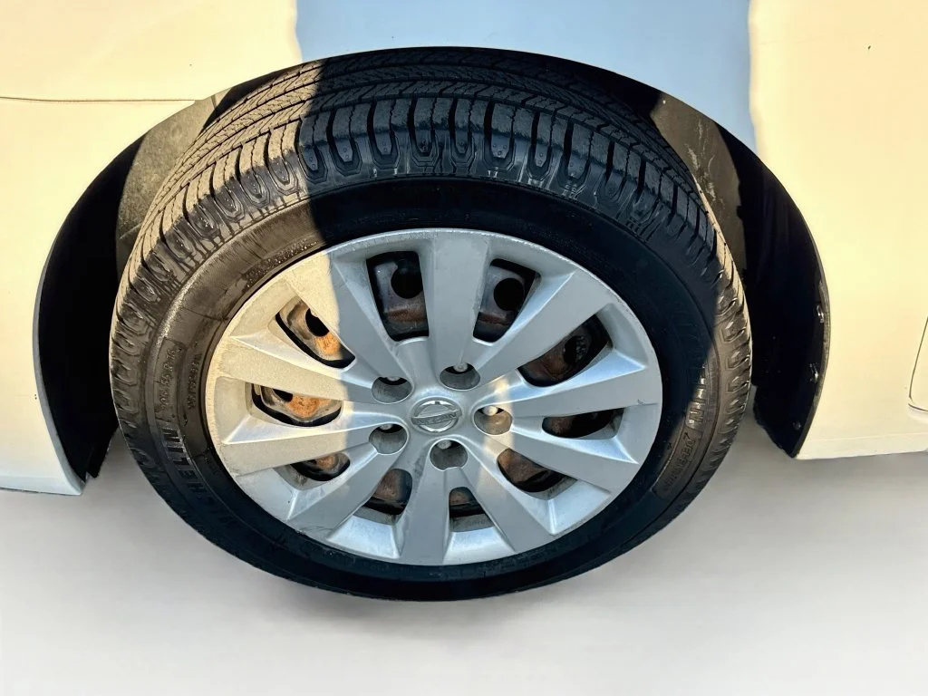 Used 2017 White Nissan S image 35