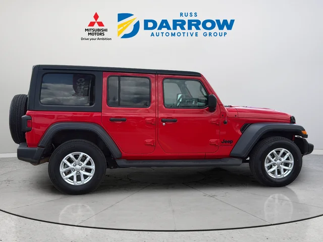Used 2023 Red Jeep Sport S image 6