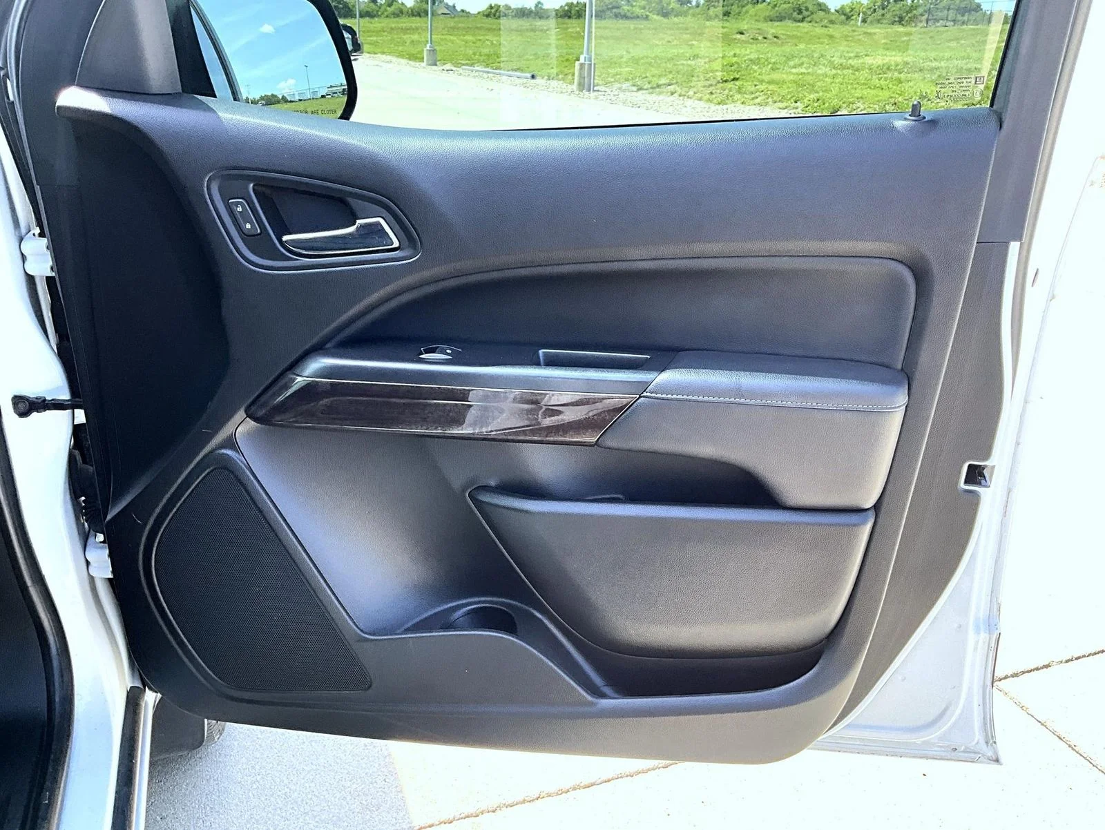 Used 2019 White GMC SLE1 image 17