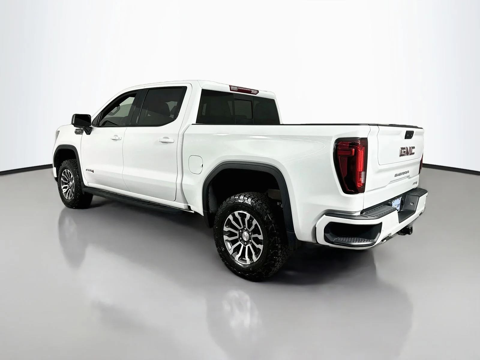 Used 2022 Summit White GMC AT4 image 5