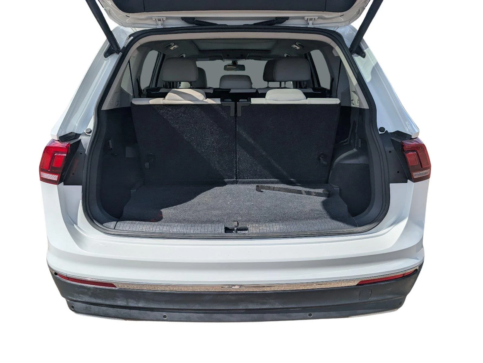 Used 2019 Pure White Volkswagen SEL image 38