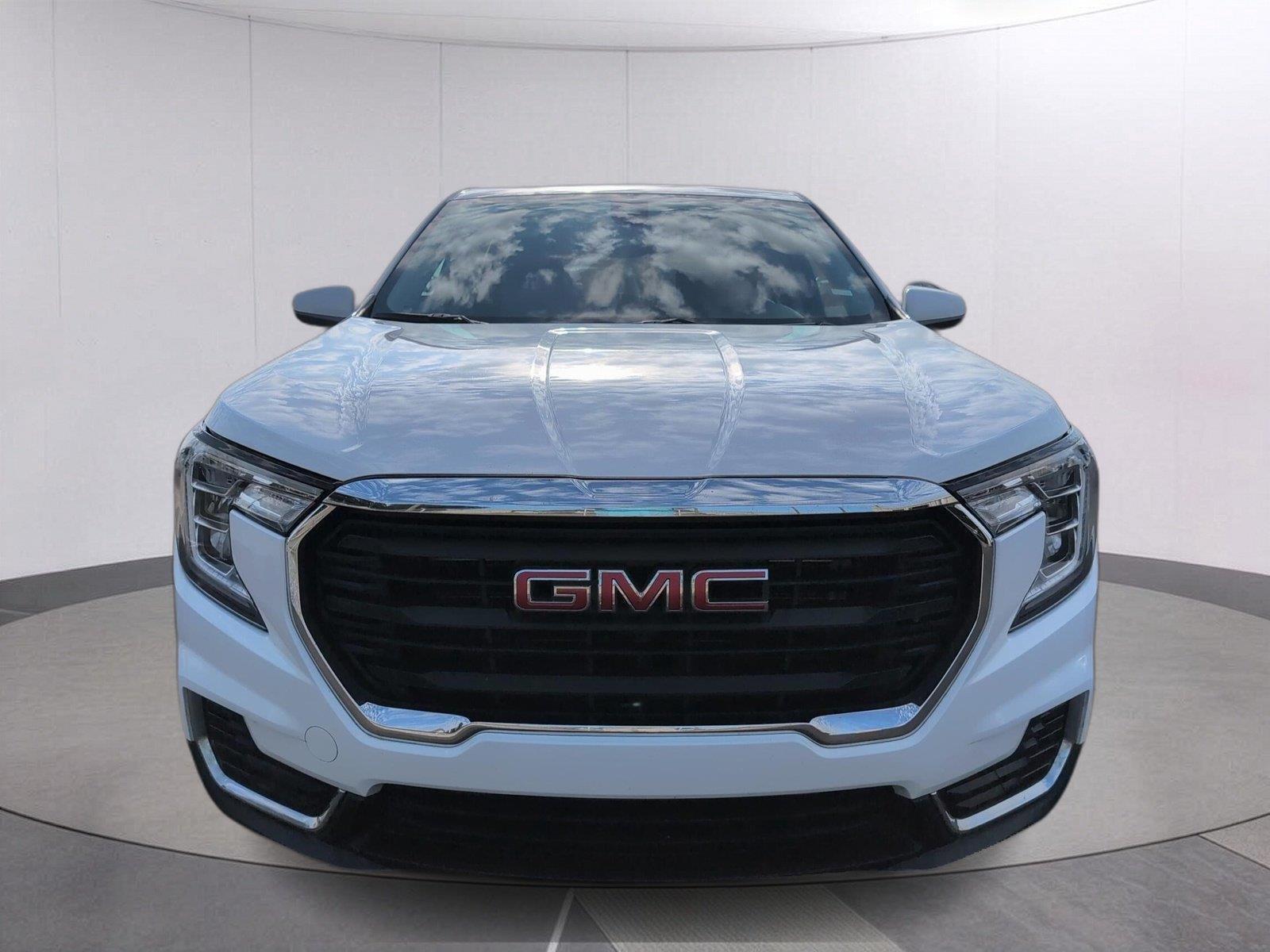 Used 2024 Summit White GMC SLE image 8