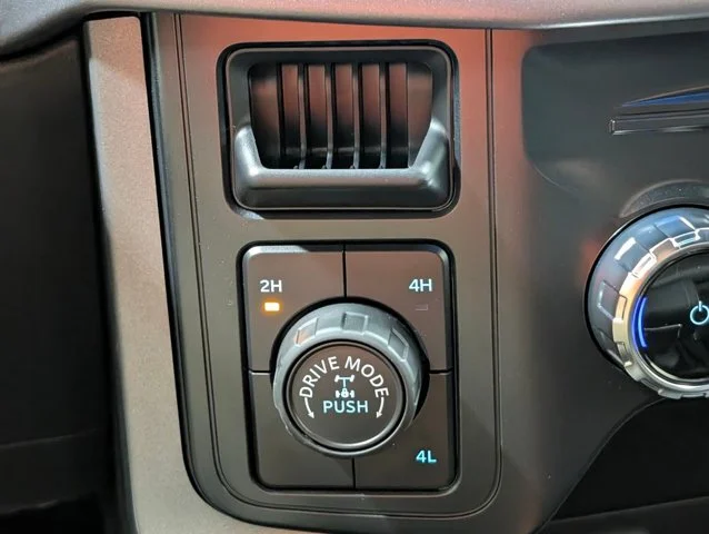 New 2026 Oxford White Ford XLT image 40