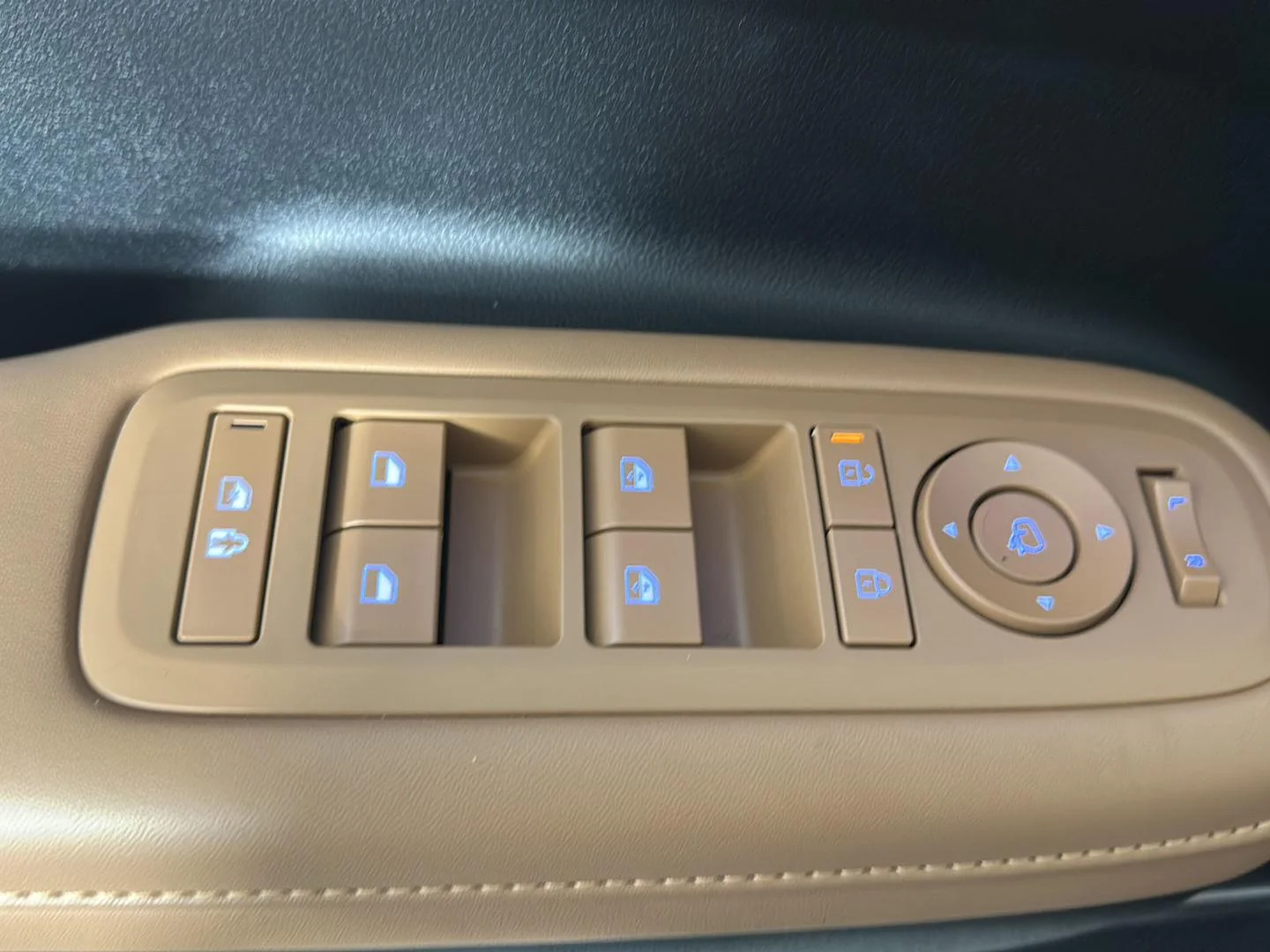 Used 2024 Earthy Brass Matte Hyundai Limited image 12
