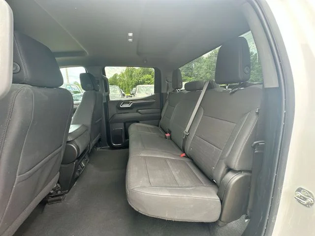 Used 2025 White Chevrolet LT image 28