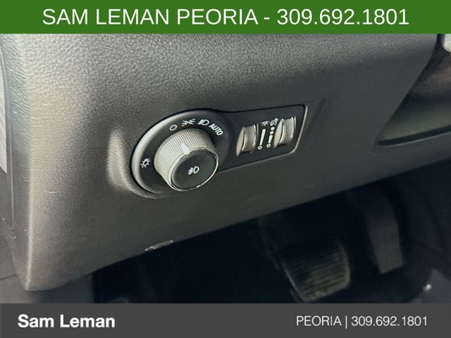 New 2026 Hydro Blue Pearlcoat Jeep Latitude image 10