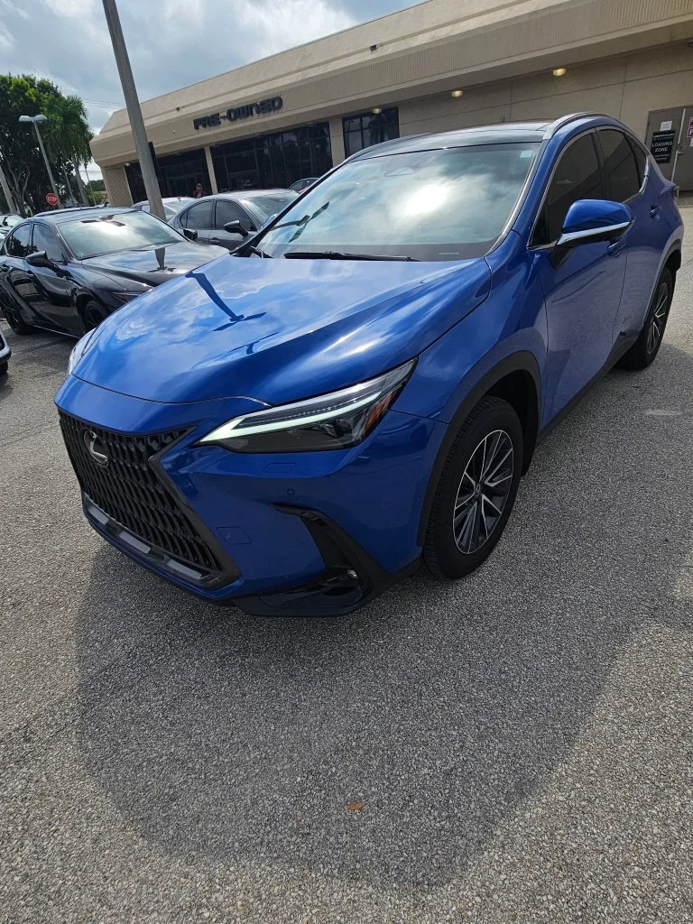 Used 2025  Lexus 350h Luxury image 2