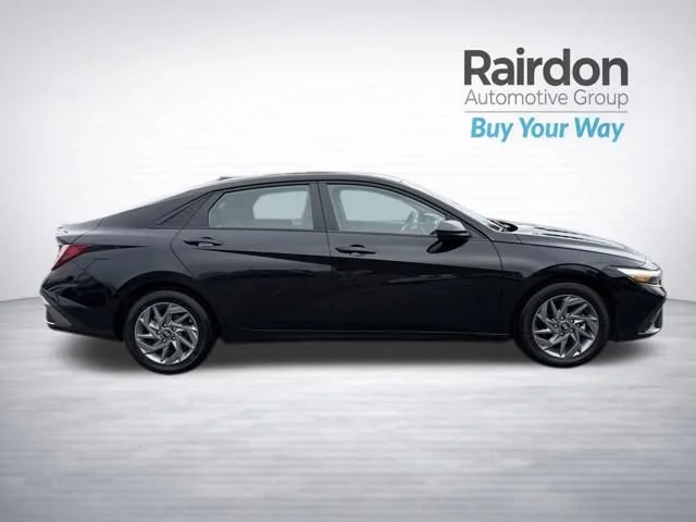 Used 2024 Abyss Black Hyundai SEL image 8