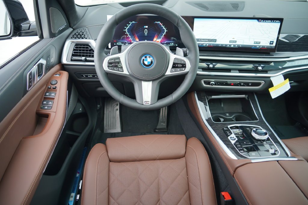 New 2026 Black Sapphire Metallic BMW xDrive50e image 19