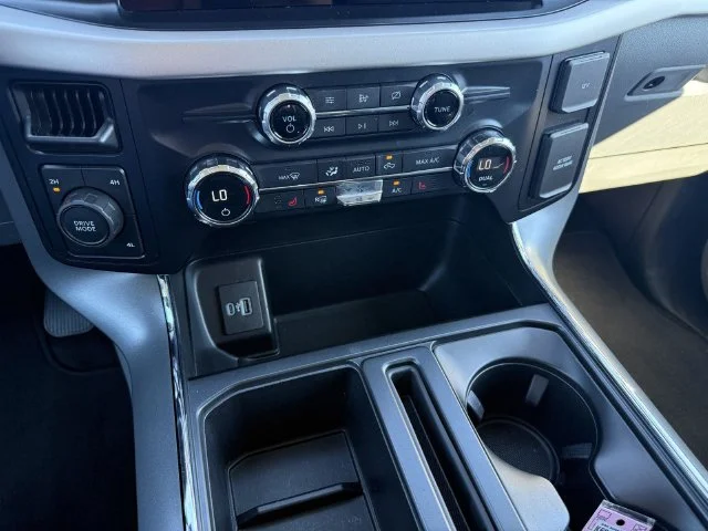 Used 2021 Black Ford XLT image 29