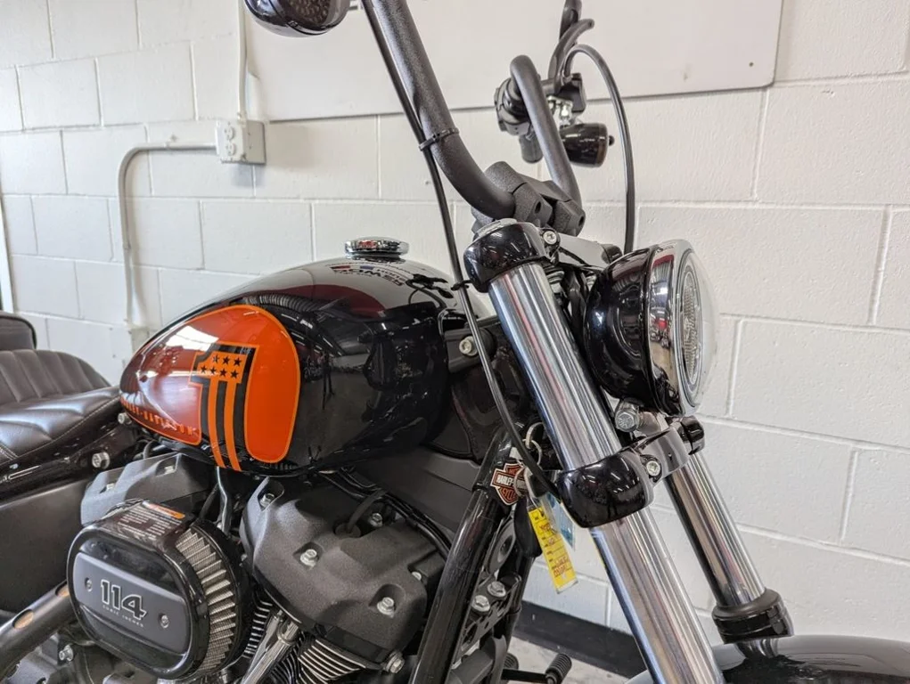 Used 2022 BLACK Harley-Davidson® FXBBS - Street Bob 114 image 4