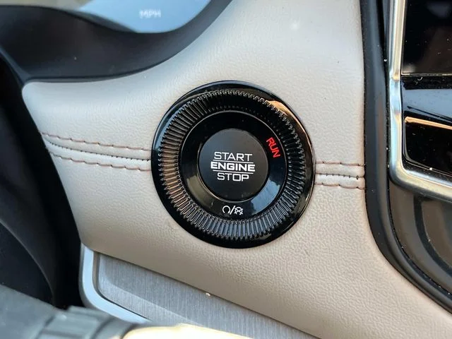 Used 2025 White Jeep Limited image 33