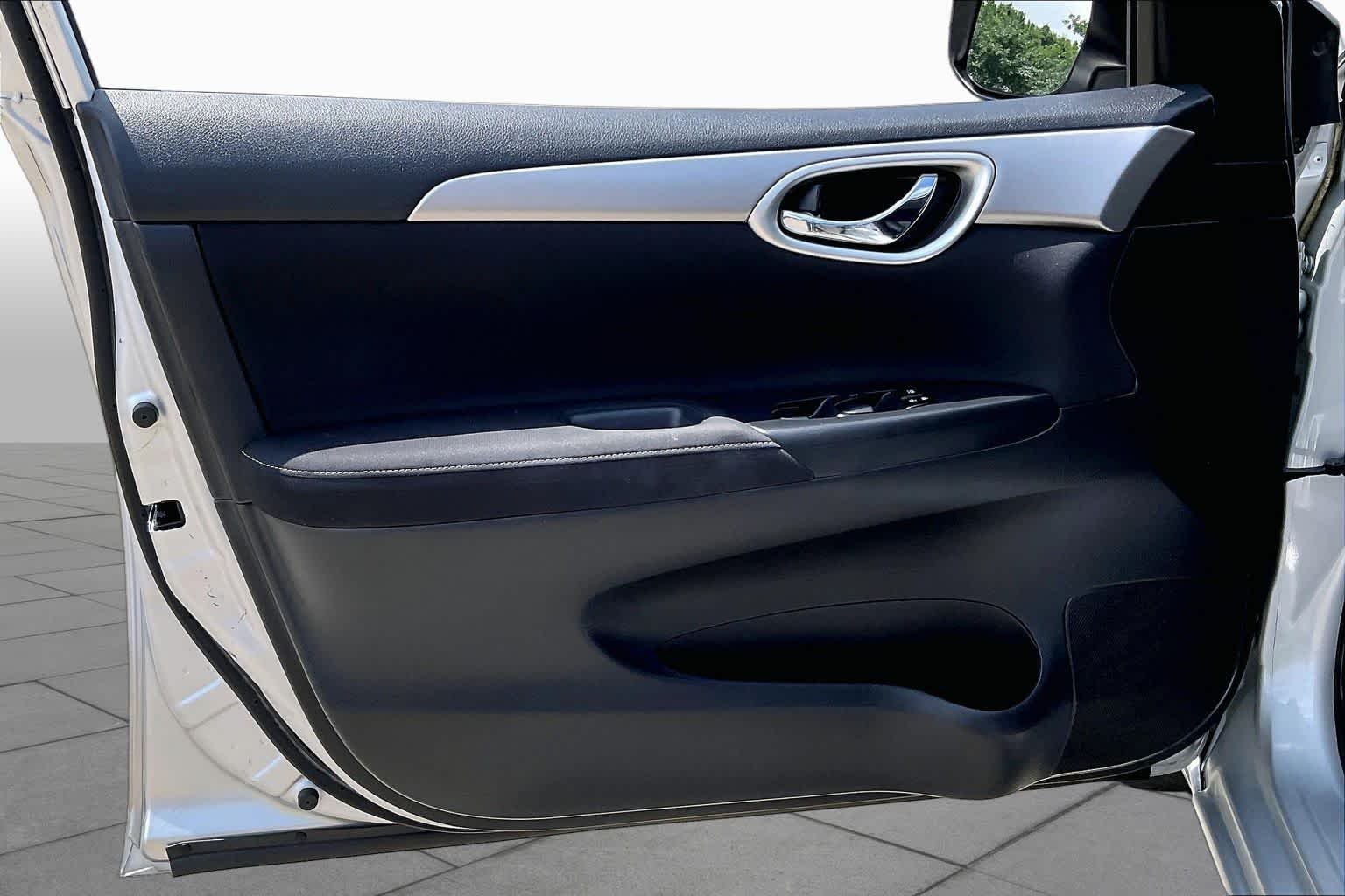 Used 2014 Brilliant Silver Nissan SV image 21