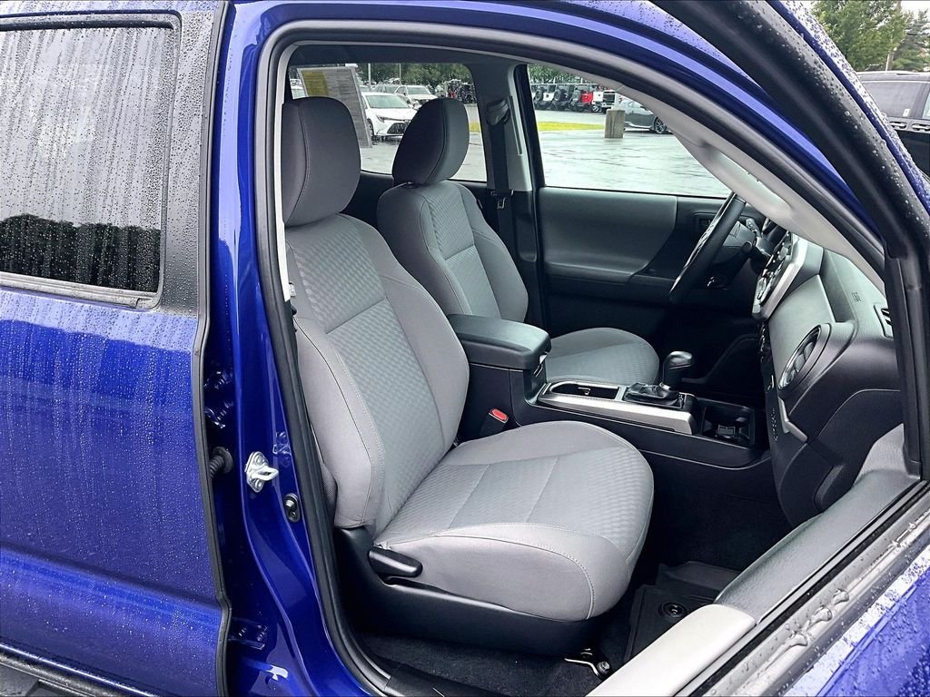 Used 2023 Blue Toyota SR5 image 11