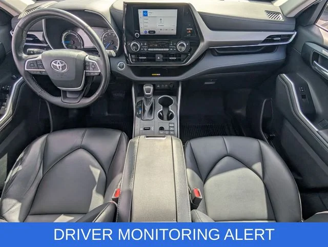Used 2023 Beige Toyota XLE image 8
