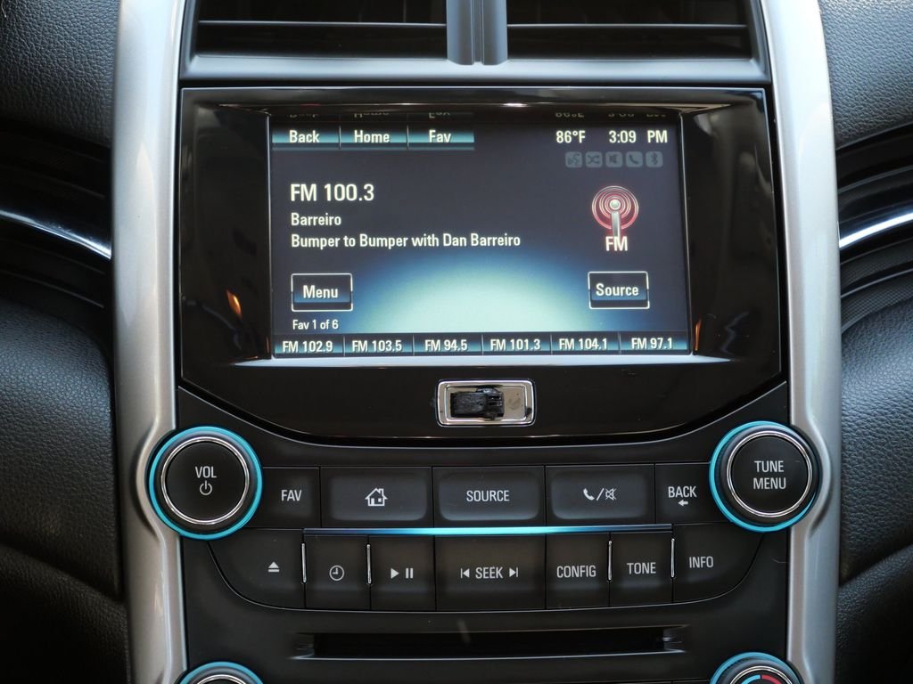 Used 2014 Silver Chevrolet LT image 17