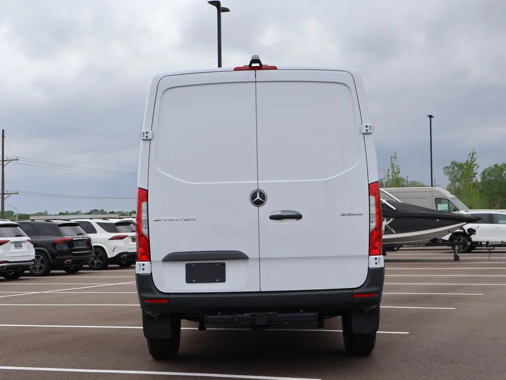 New 2026  Mercedes-Benz Cargo 144 WB image 6