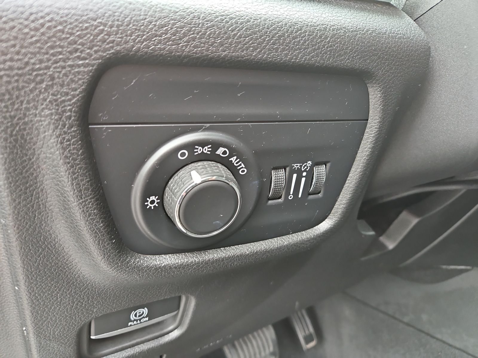 Used 2023 Gray Jeep Laredo image 23
