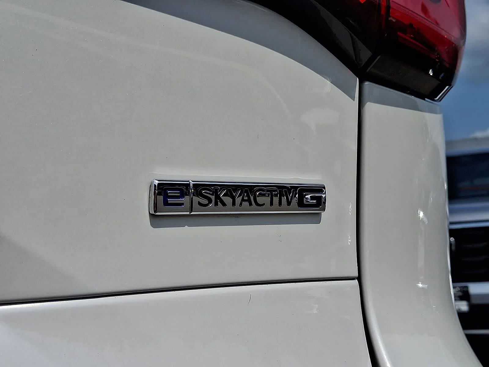 Used 2025 Rhodium White Premium Mazda Preferred Package image 34