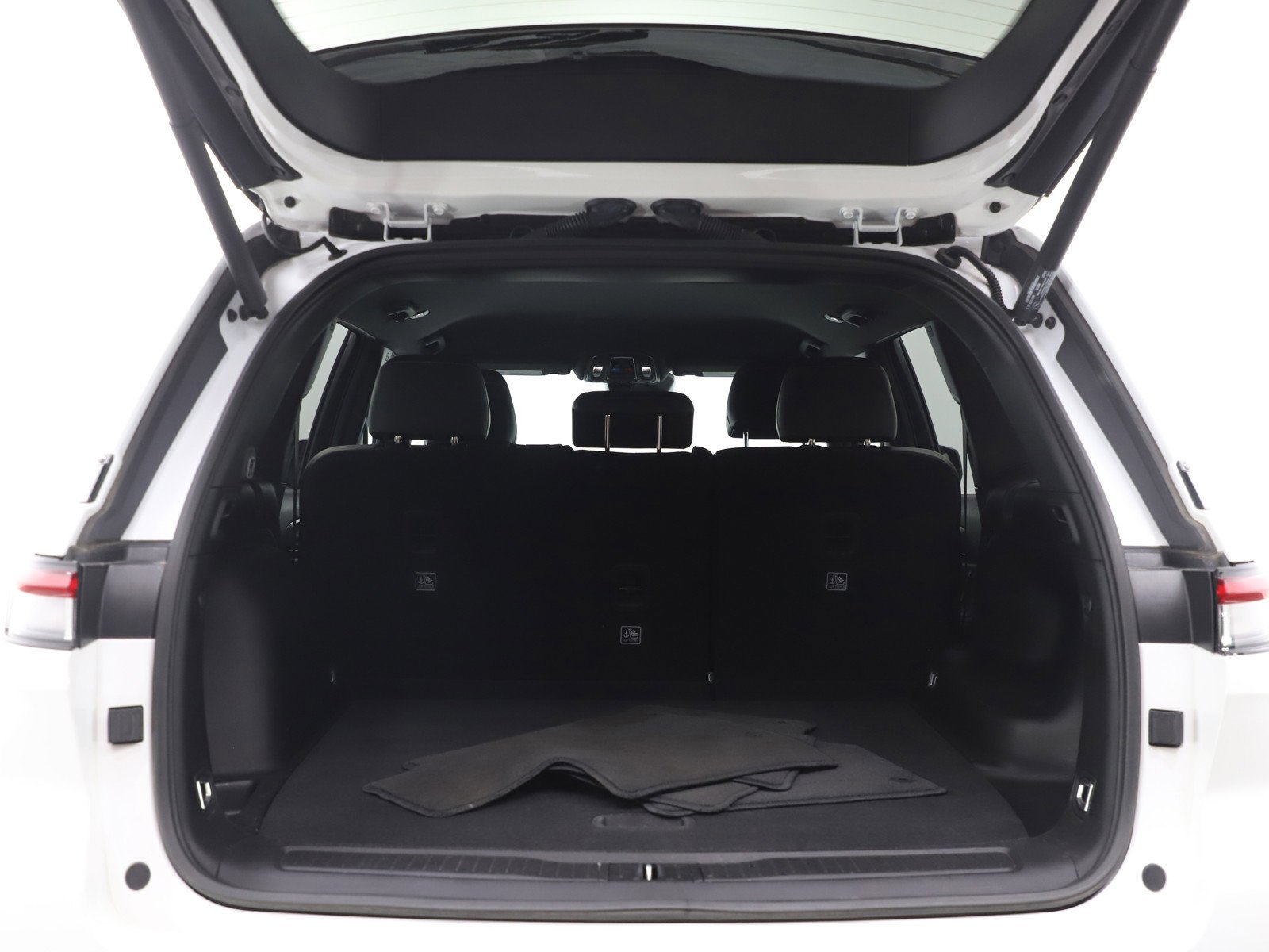 Used 2025 Bright White Clearcoat Jeep Altitude image 17