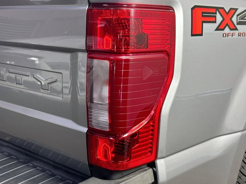 Used 2020 Silver Ford Lariat image 32