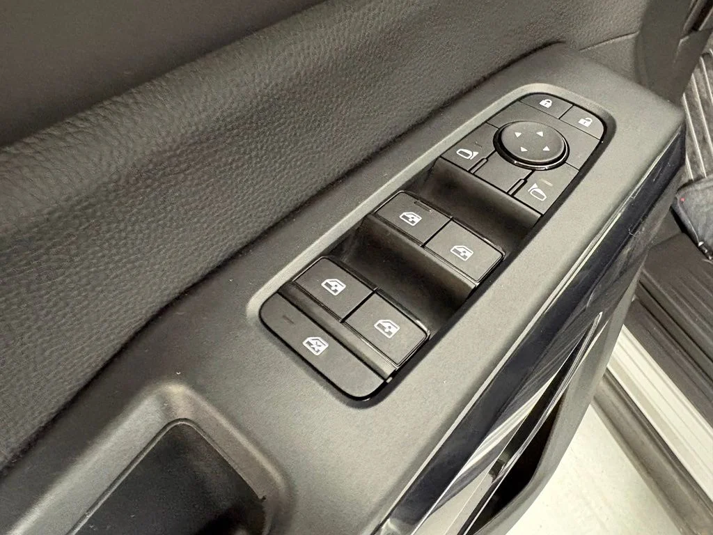 Used 2024 Silver Nissan SV image 21