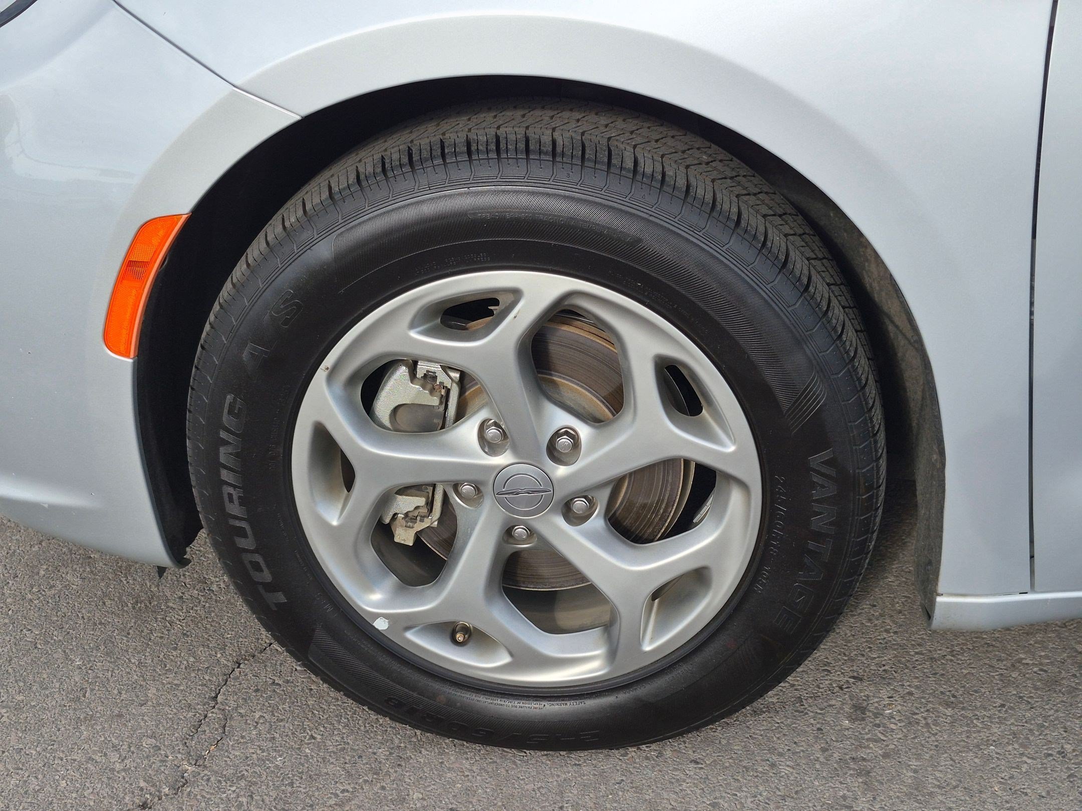 2024 Chrysler Pacifica Limited - Photo 12