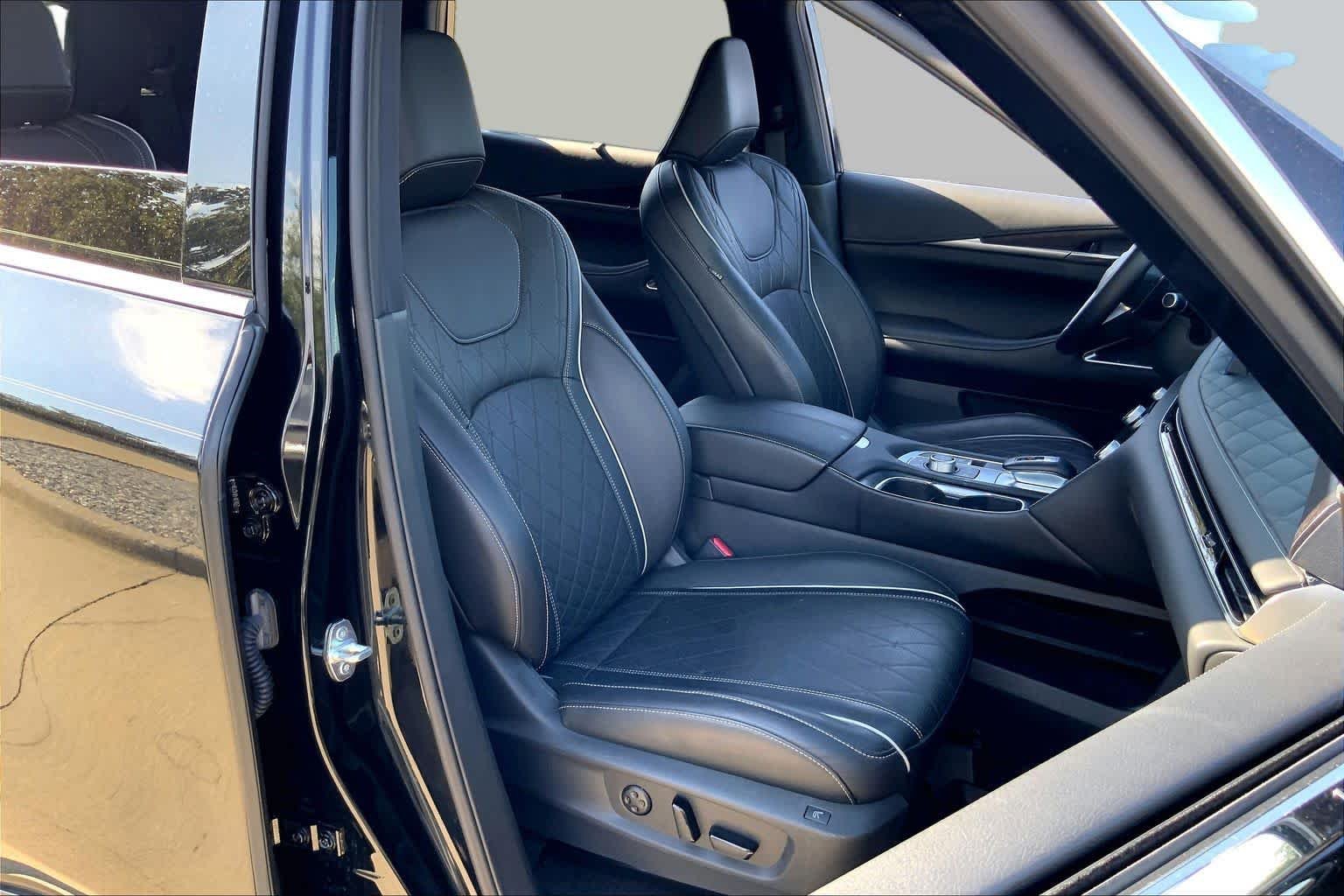 Used 2023 Mineral Black INFINITI AUTOGRAPH image 9
