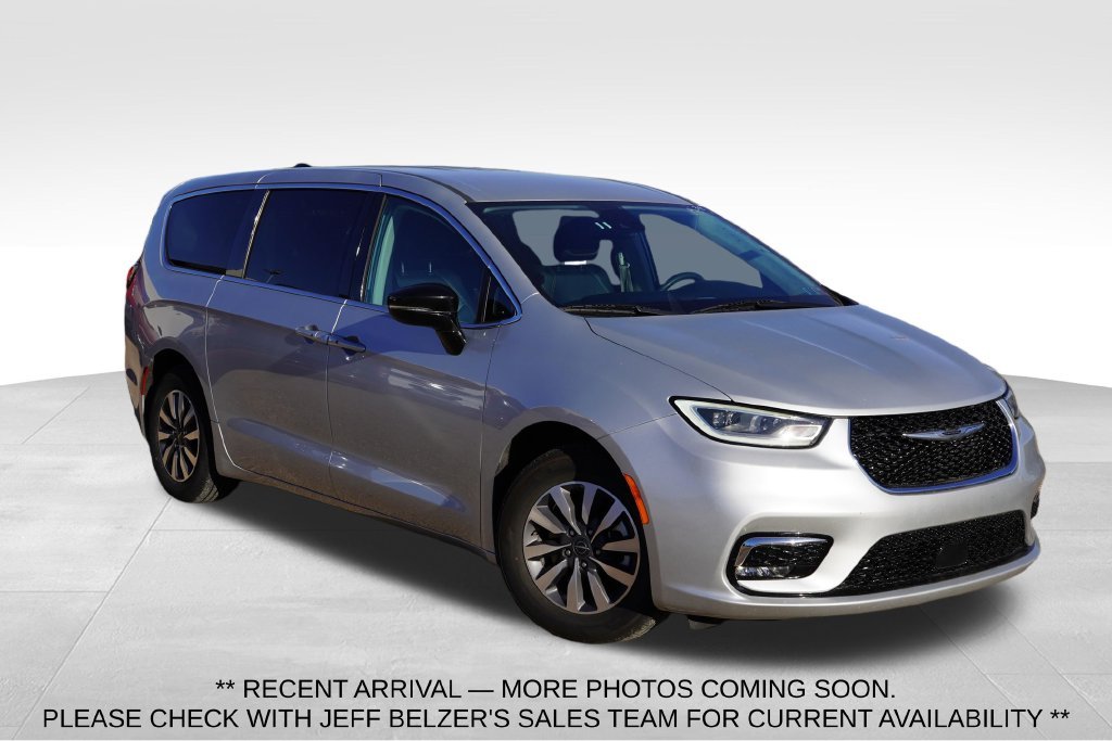 2024 Chrysler Pacifica PHEV