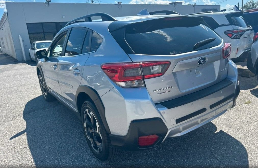 Used 2022 Ice Silver Metallic Subaru Limited image 8