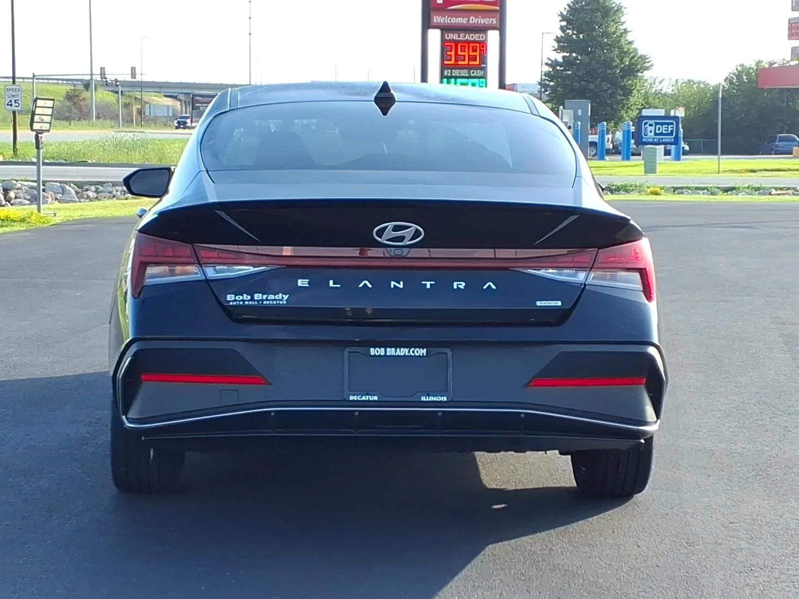 Used 2025 Black Hyundai SEL Sport image 11