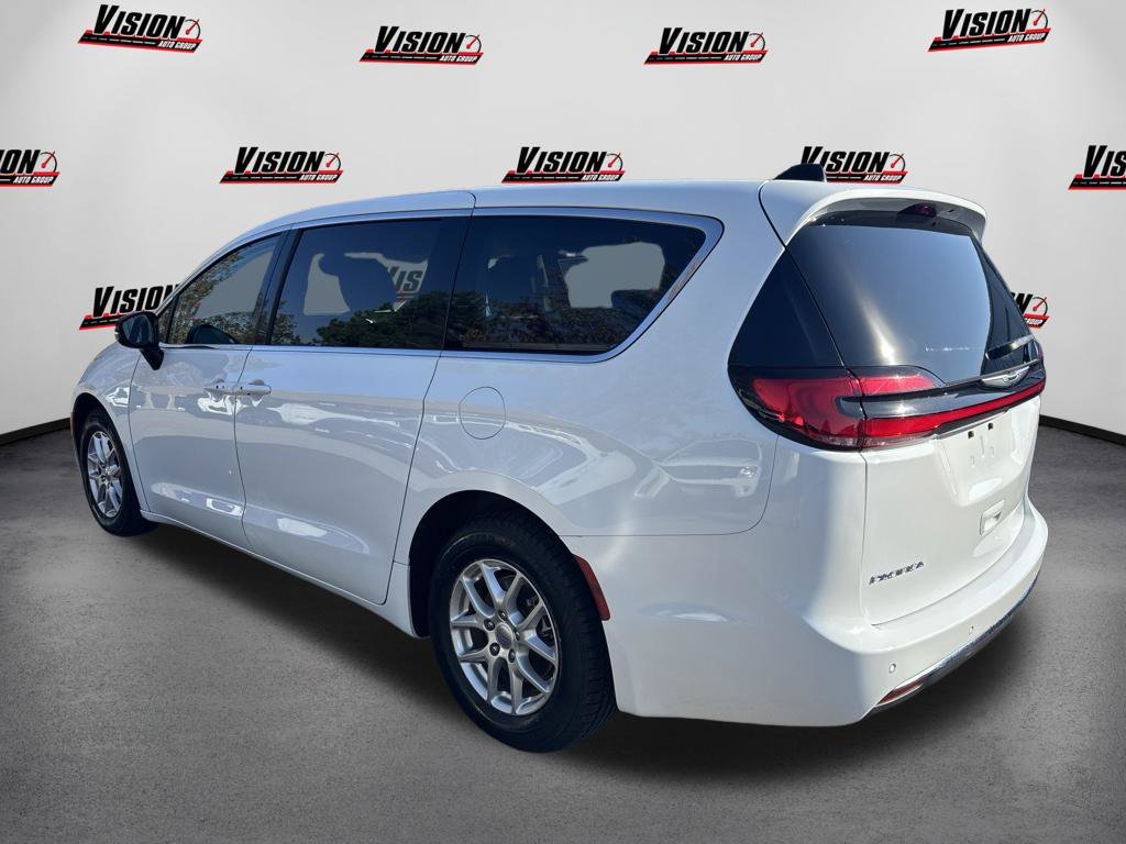 Used 2024 White Chrysler Touring L image 9