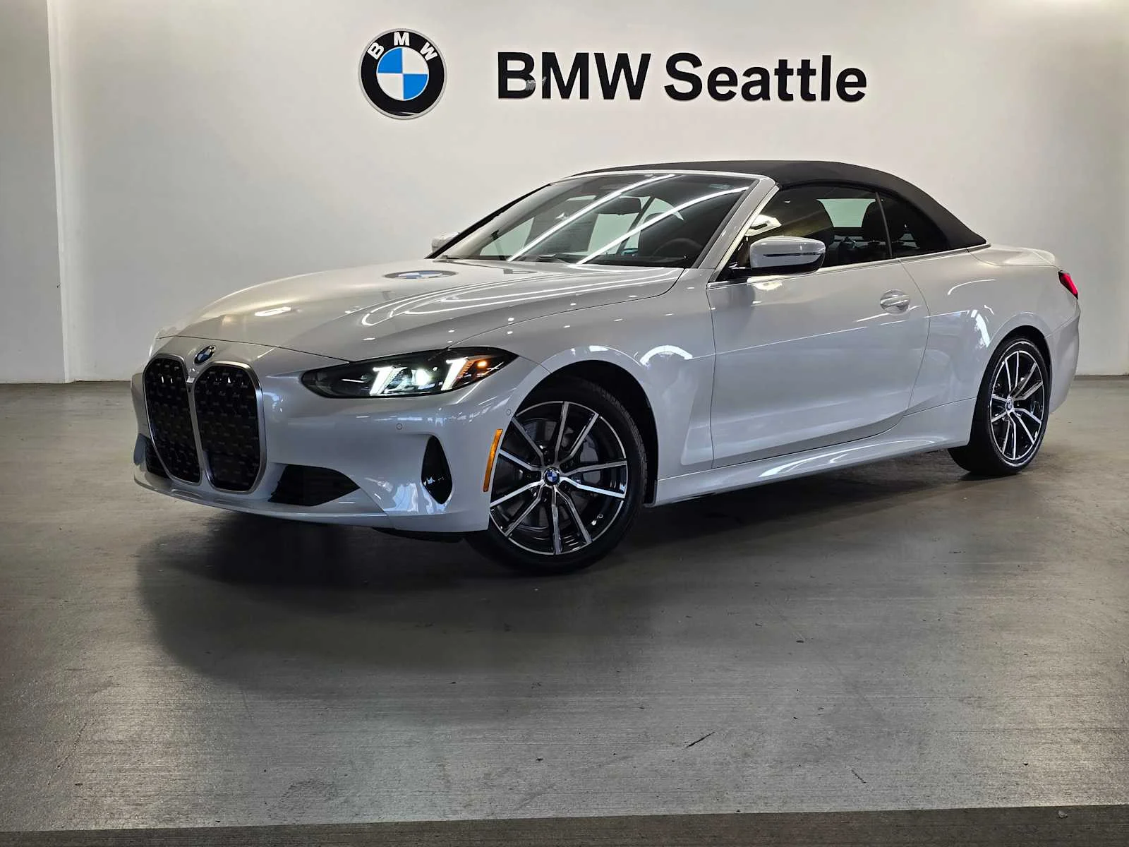 2026 BMW 4 Series 430i Convertible xDrive's photo