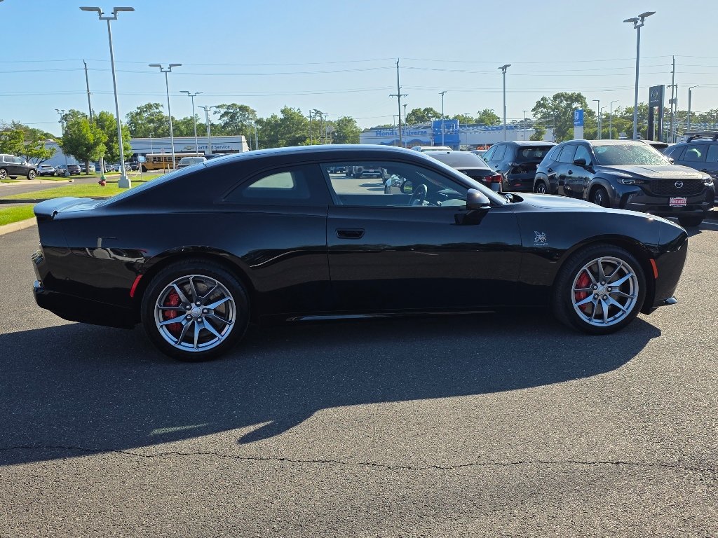 Used 2025 Diamond Black Crystal Pearl Coat Dodge R/T Scat Pack image 18