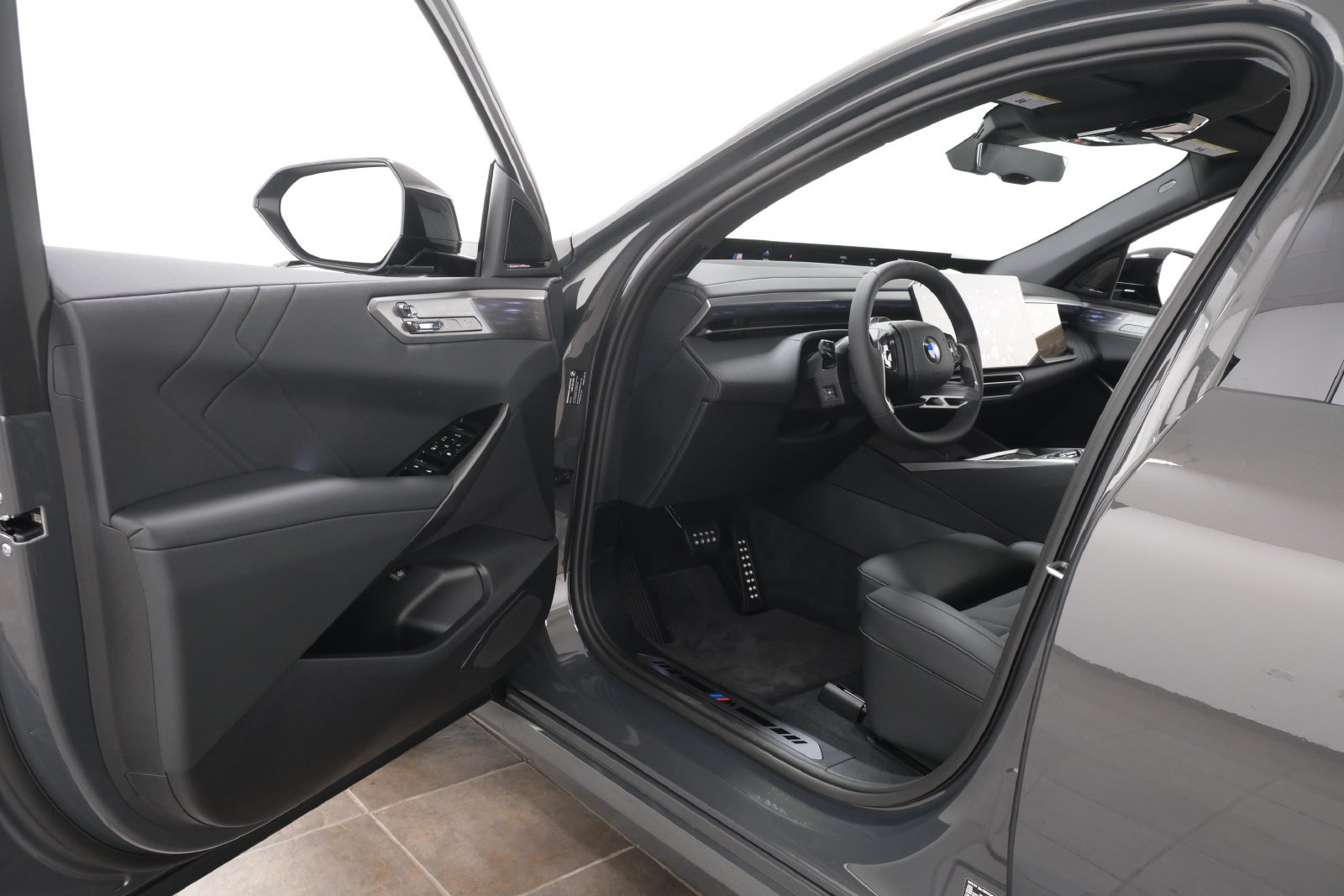 New 2027 Dravit Grey Metallic BMW  image 25