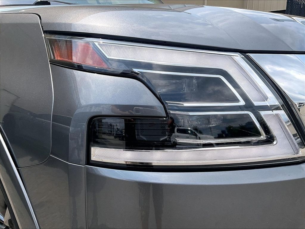 Used 2023 Gray Nissan Platinum image 34